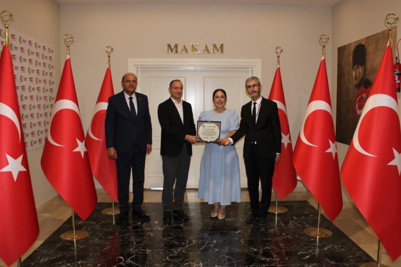 Öğr. Gör. Pelin ZIVDIR YEŞİLYURT’a Eğitim İş Birliğine Katkılarından Dolayı Teşe...